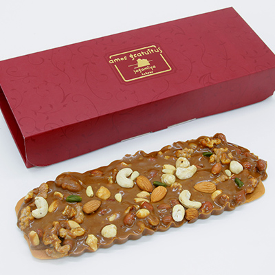 ナッツヴェセル